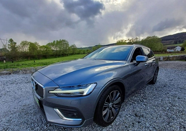 Volvo V60 cena 99900 przebieg: 159142, rok produkcji 2020 z Halinów małe 121